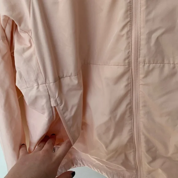 The North Face Windbreaker - Picture 2 of 11